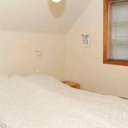 Two-bedroom Holiday In 1
